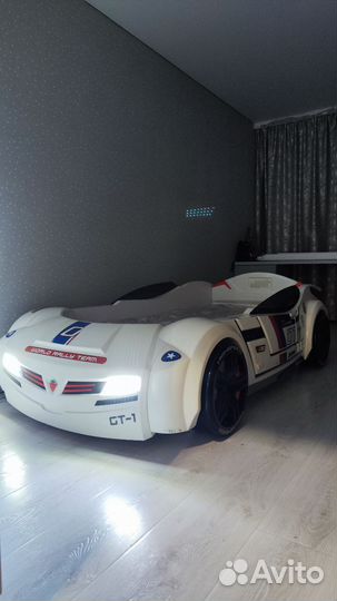 Детская кровать машинка