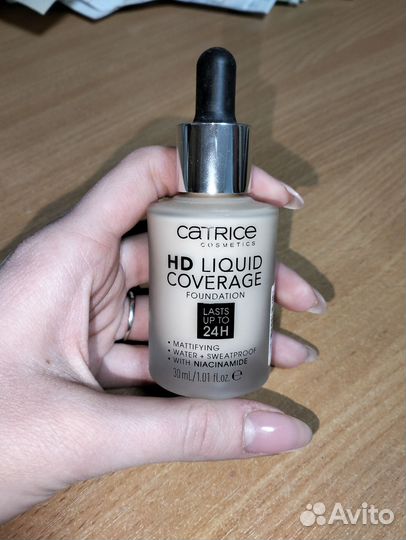 Тональный крем Catrice 002 Porcelain Beige