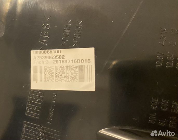 Оригинальный фонарь левый внешний на Мерседес glс