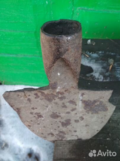 Старинная кованная лопата