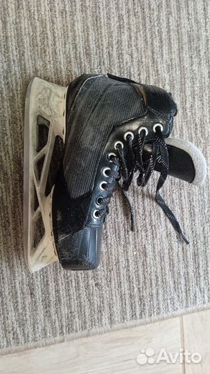 Коньки хоккейные