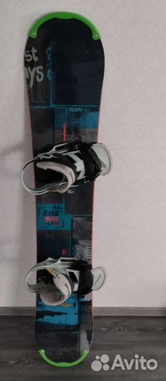 Сноуборд с креплениями burton