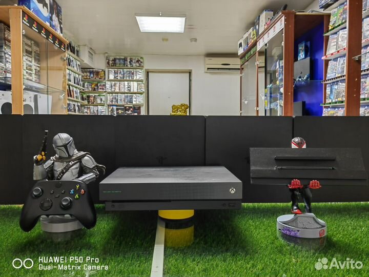 Xbox one X 1TB/4K. Game pass ultimate