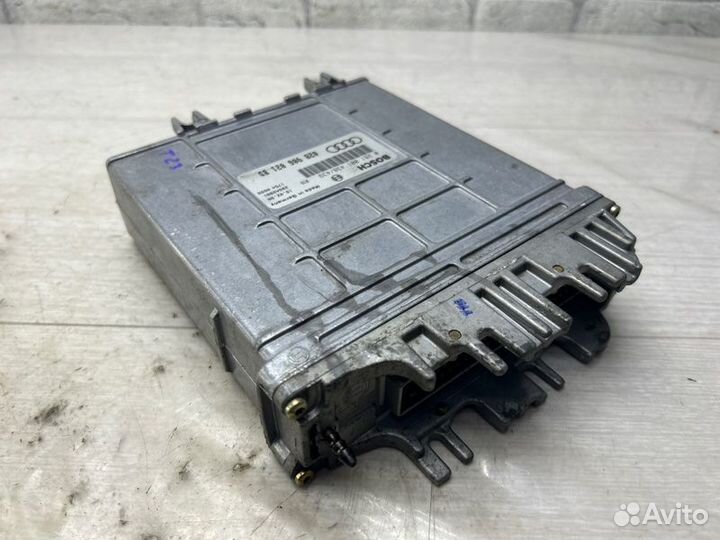 Блок управления двигателем Volkswagen Passat B5 1Z
