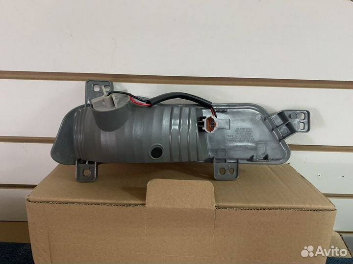 Фонарь задний в бампер левый Chevrolet Cruze хэтч