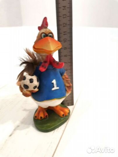 Статуэтка футболист