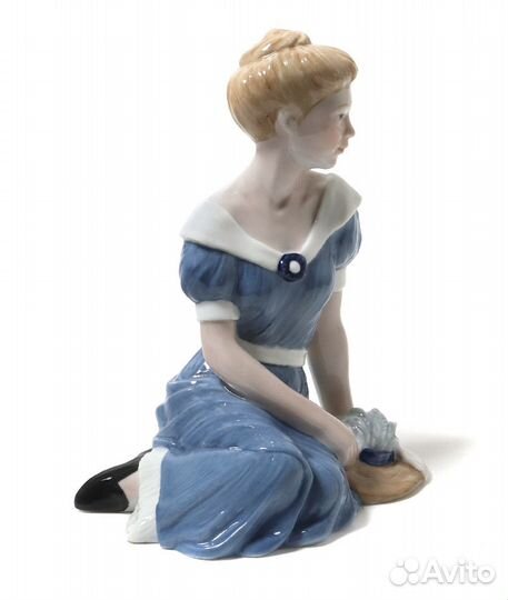 Фарфоровая фигура 