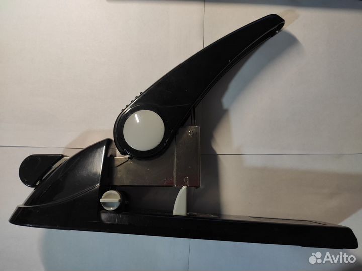 Степлер большой канцелярский для бумаги Brauberg