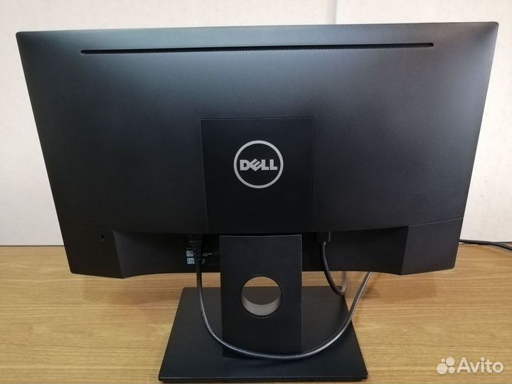 Dell Full HD 1920x1080/22 дюйма/DisplayPort и VGA