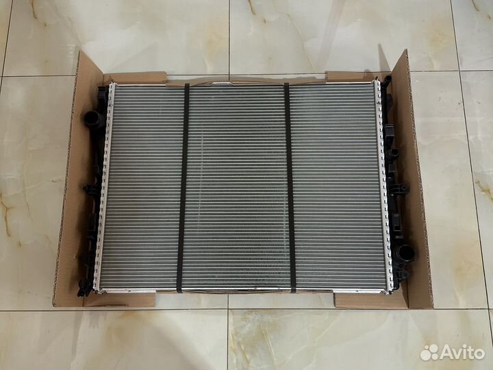 Радиатор охлаждения на мерседес