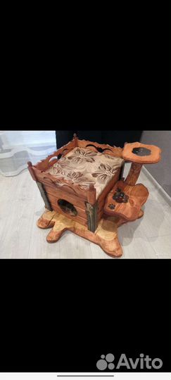 Домик для кошки с котятами