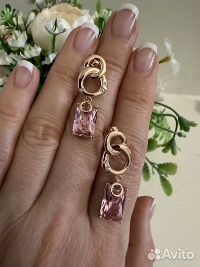 Серьги с розовым цирконом