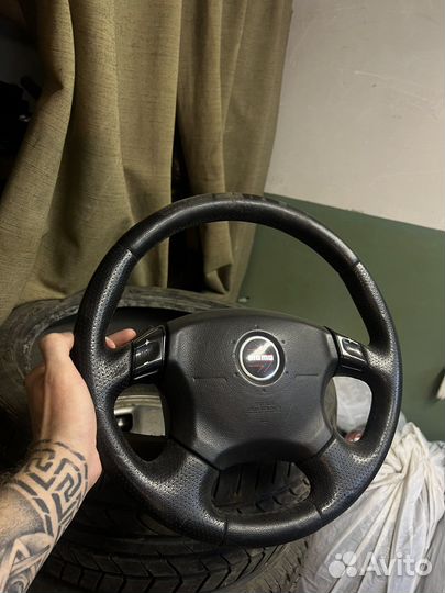 Руль Subaru Momo
