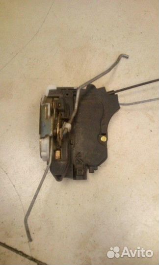 Замок двери передней правой Mitsubishi Lancer