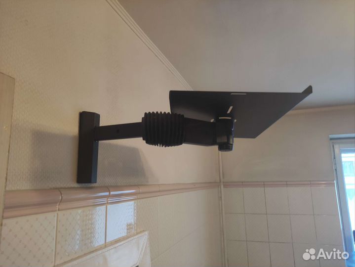 Подставка на кронштейне