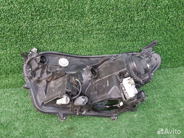 Фара правая Toyota RAV4