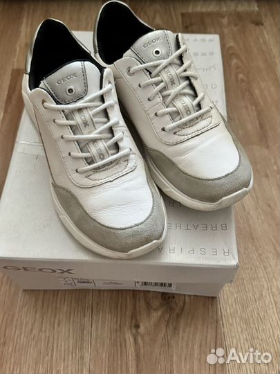 Кроссовки женские geox