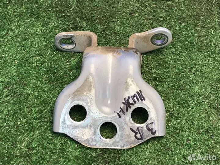 Петля двери задняя правая Ssang Yong Actyon New