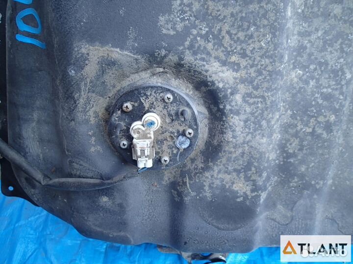 Бензобак toyota noah