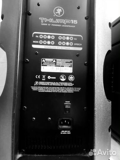 Колонки Mackie Thump15 и 15A. Пульт. Микрофоны