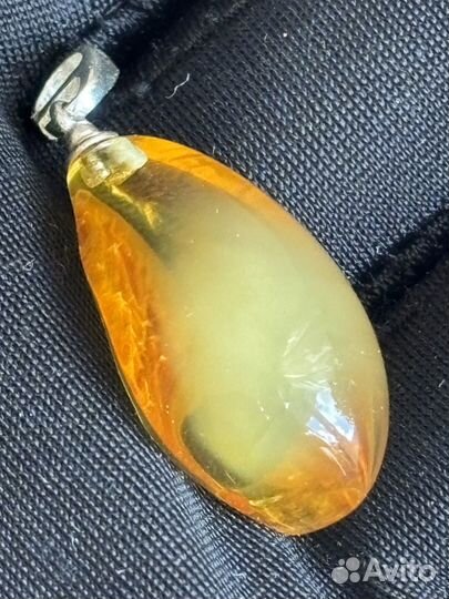Кулон янтарь с желтком