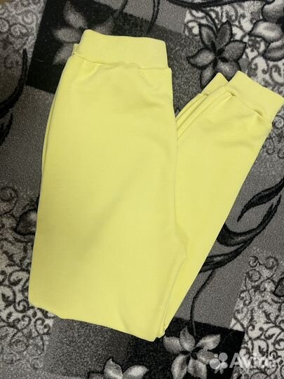 Спортивный костюм женский