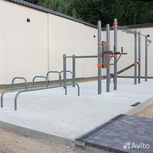 Спортивный уличный воркаут комплекс