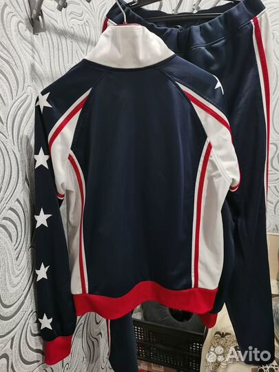 Спортивный костюм