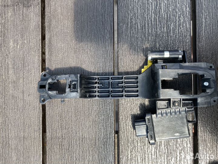 Кронштейн крепления ручки двери toyota rav 4