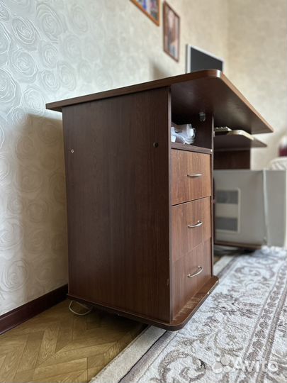 Письменный стол б/у