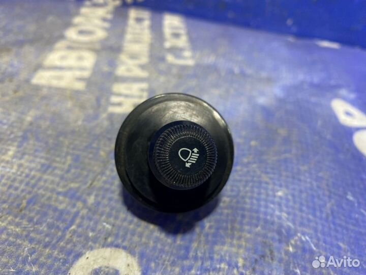 Кнопка корректора фар Mitsubishi Pajero 2