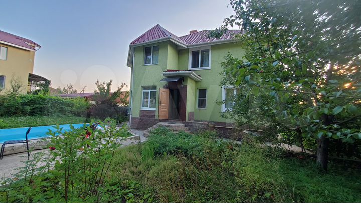 Дом 301 м² на участке 6,1 сот.