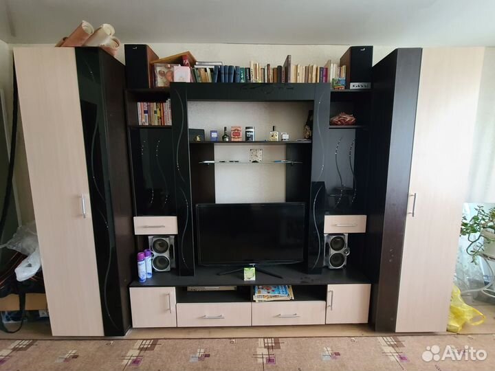 Стенка в гостинную