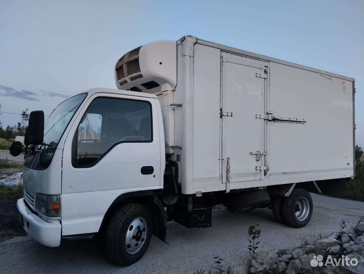 Isuzu ELF (N-series) изотермический, 2002