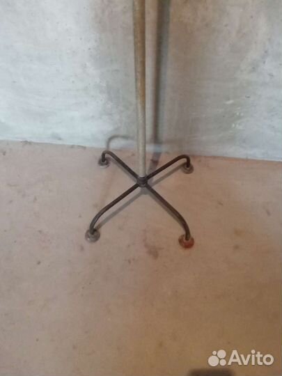 Вешалка для одежды винтажная
