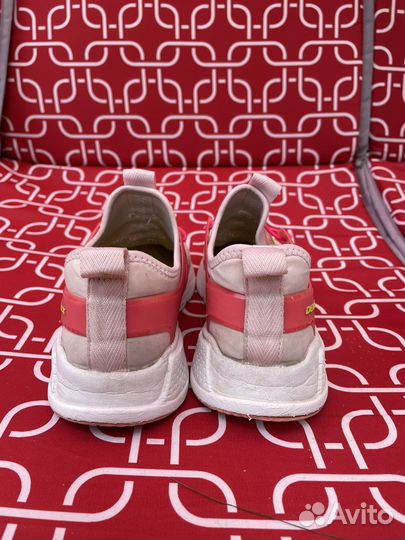 Кроссовки для девочки