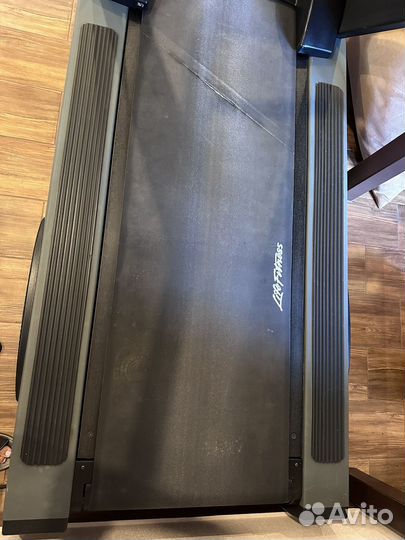 Беговая дорожка life fitness