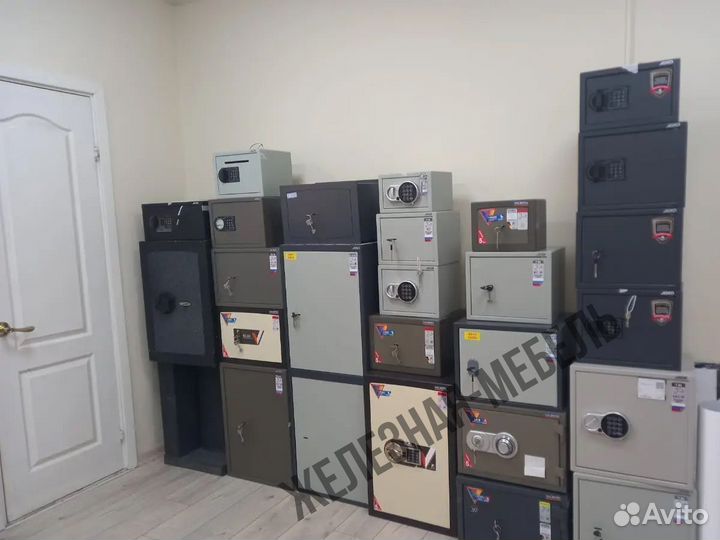 Шкаф для раздевалок практик ML 21-60