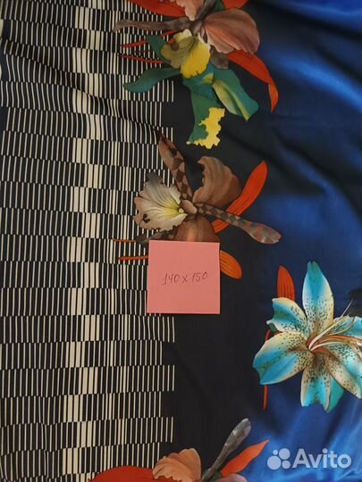 Отрезы ткани разные