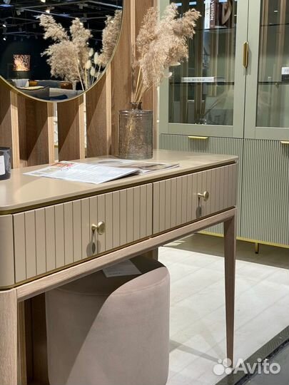 Тумба прикроватная