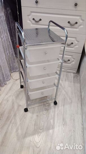 Тележка косметологическая с выдвижными ящиками