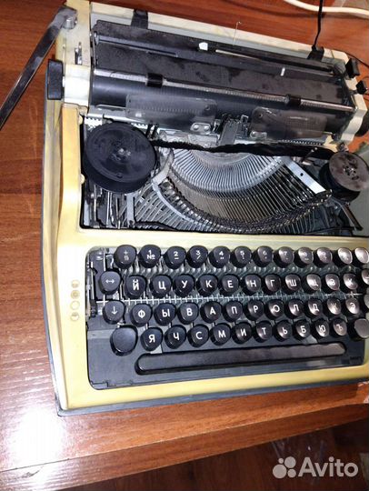 Печатная пишущая машинка