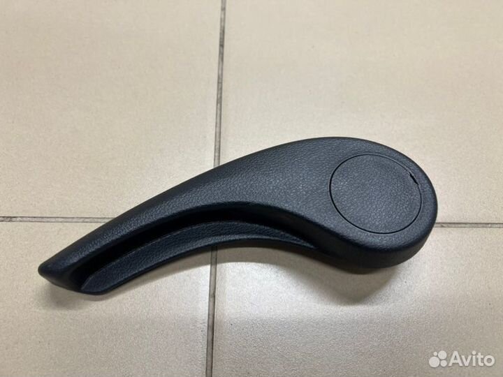 Ручка регулировки спинки сиденья передняя левая