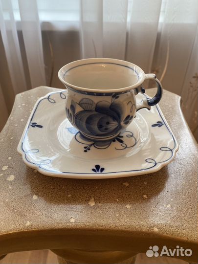 Чайные чашки с блюдцами гжель