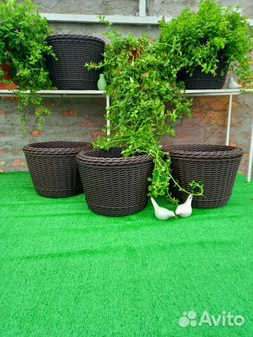 Кашпо из искусственного ротанга