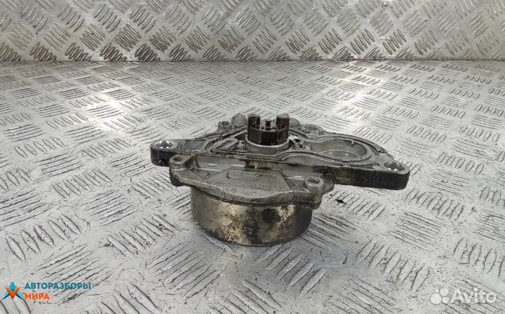 Насос вакуумный Opel Astra J 2010