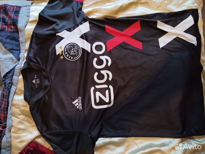 Футболки футбольные разные