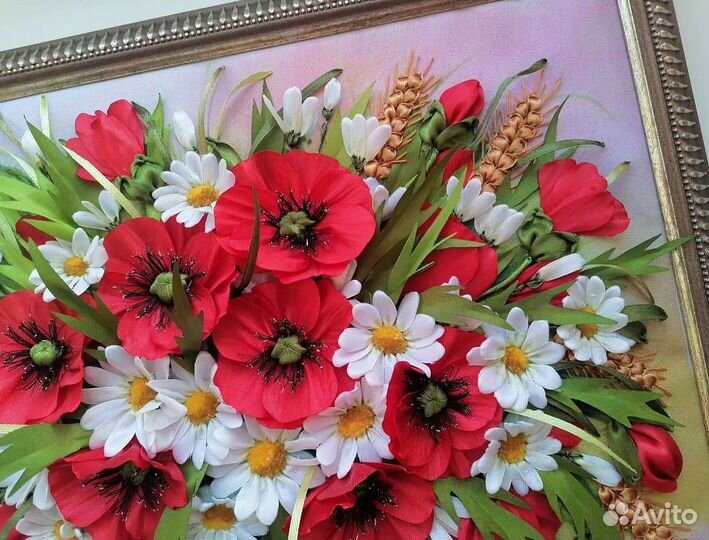 Картина вышитая лентами 