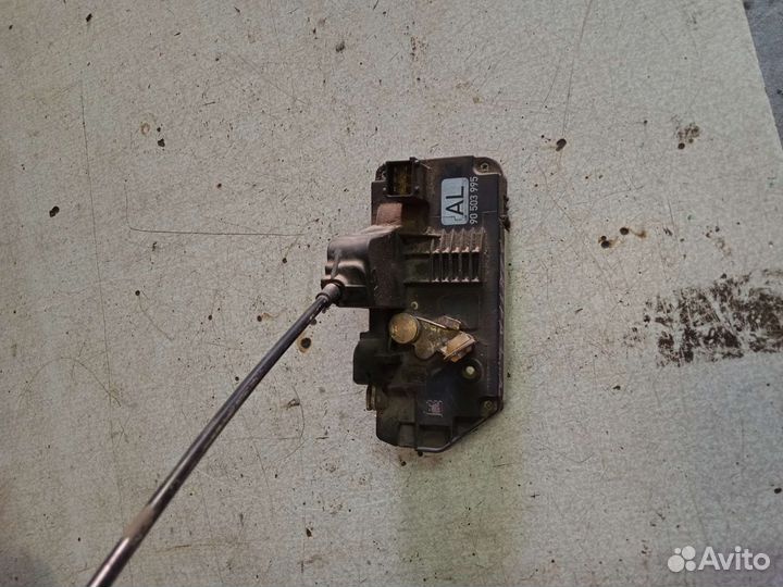 Замок двери передний левый Opel Vectra b Опель