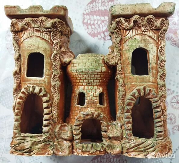 Замок для аквариума